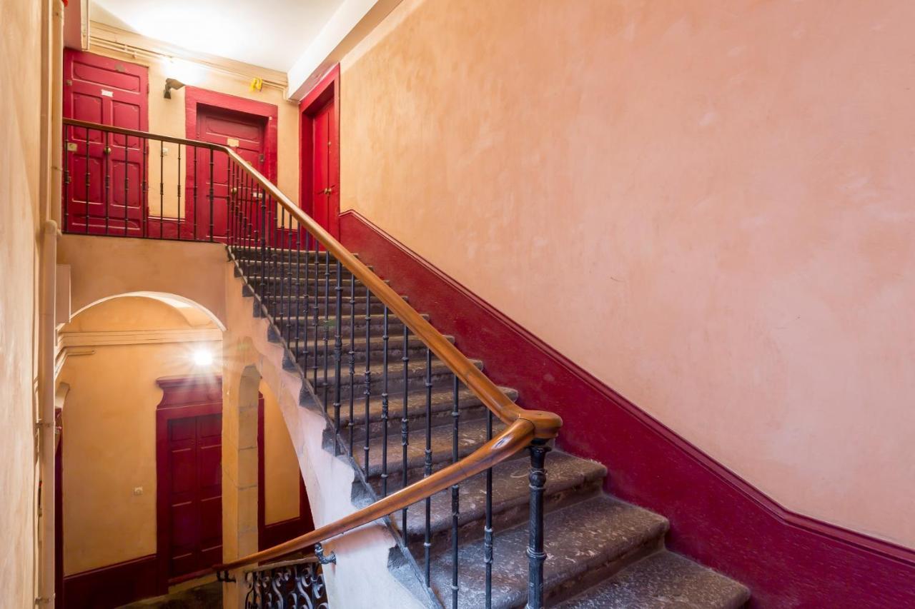 Host Inn Lyon - Hypercentre Vieux 里昂 外观 照片