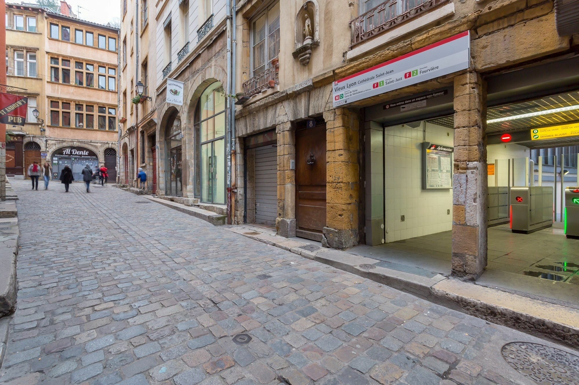 Host Inn Lyon - Hypercentre Vieux 里昂 外观 照片
